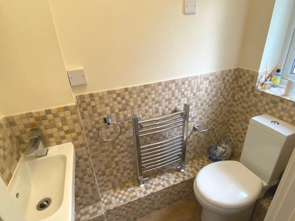 Cloakroom/wc