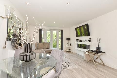 2 bedroom flat for sale, Stafford Avenue, Hornchurch, Essex