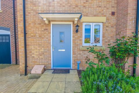 2 bedroom semi-detached house for sale, Cleeve Close, Daventry, NN11 2PA