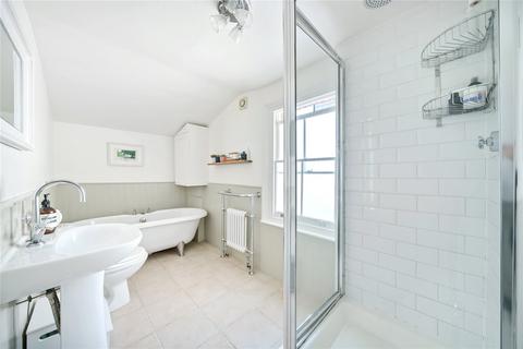 50 Queens Road, Thames Ditton, KT7 0QX