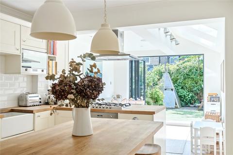 50 Queens Road, Thames Ditton, KT7 0QX