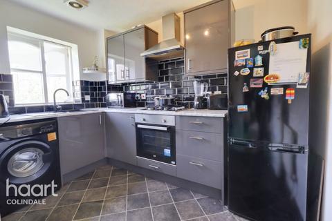 2 bedroom flat for sale, Chequers Close, NW9