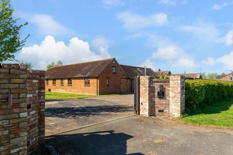 4 bedroom country house for sale, Casemore Farm Preston Bissett Buckingham, Buckinghamshire, MK18 4DP