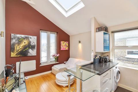 1 bedroom flat to rent, Collingbourne Road, London W12