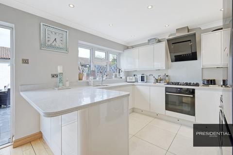 3 bedroom terraced house for sale, Chigwell IG7