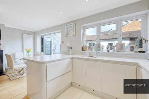 3 bedroom terraced house for sale, Chigwell IG7