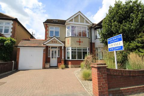 4 bedroom semi-detached house for sale, Corbets Tey Road, Upminster RM14