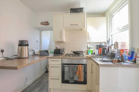 2 bedroom property to rent, Eastfield Road, Wollaston