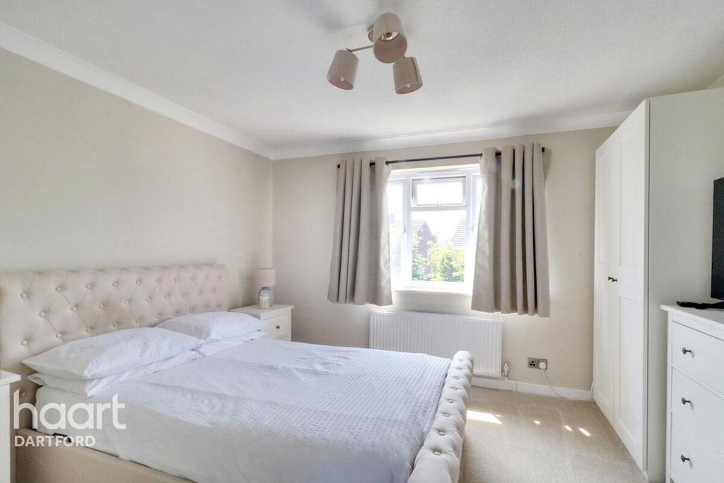 Joyce Green Lane, Dartford 2 bed semidetached house for sale £350,000