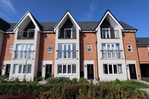 3 bedroom townhouse for sale, Southport PR8