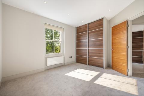 2 bedroom flat for sale, Netherhall Gardens, Hampstead, London