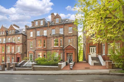 2 bedroom flat for sale, Netherhall Gardens, Hampstead, London