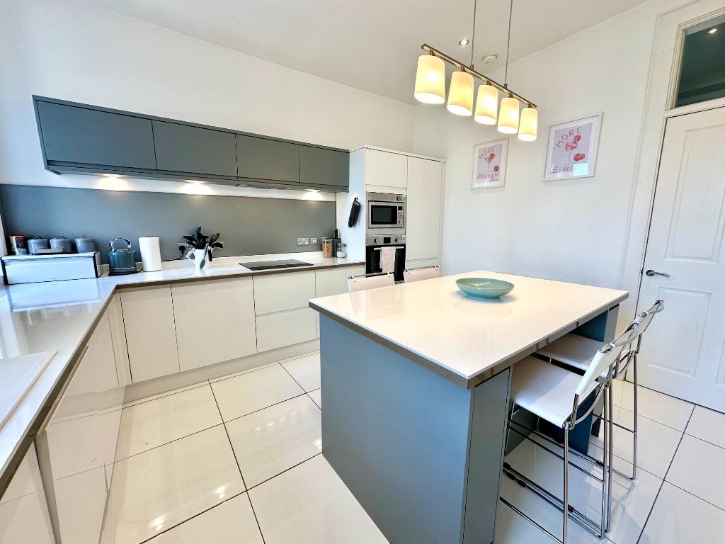 Apartment in Glasgow - More