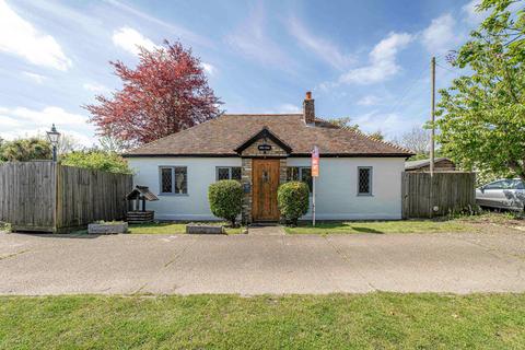 2 bedroom detached bungalow for sale, Windmill Close, Canterbury, CT1