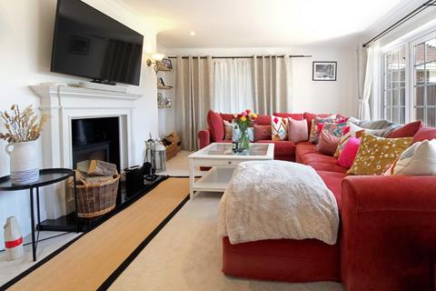 4 bedroom detached house for sale, Meadow Way, Aldwick Bay Estate, Bognor Regis, West Sussex PO21