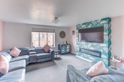 4 bedroom end of terrace house for sale, Bobeche Place, Kingswinford, West Midlands, DY6