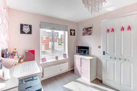 14 Bobeche Place, Kingswinford, DY6 7LU