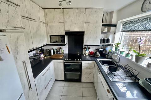 3 bedroom semi-detached house for sale, Berkeley Close, Dunkirk, Faversham, Kent