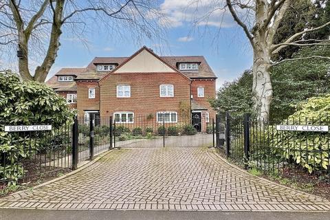 5 bedroom end of terrace house to rent, Berry Close,  Farringdon,  SN7