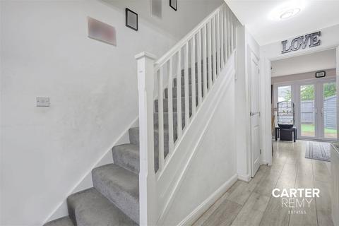 2 bedroom end of terrace house for sale, Gumley Road, Grays, RM20