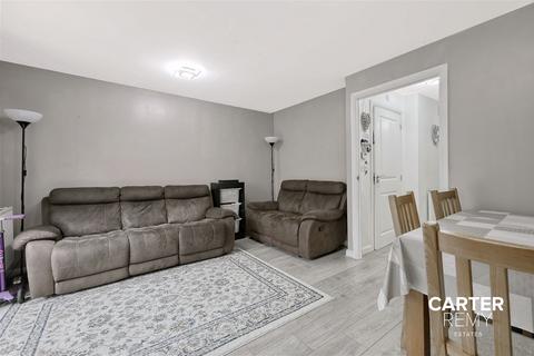 19 Gumley Road, Grays, RM20 4XP