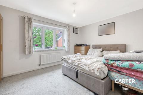 19 Gumley Road, Grays, RM20 4XP