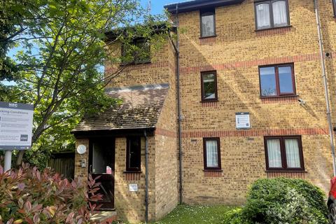 2 bedroom flat for sale, Overton Drive, Chadwell Heath, Essex