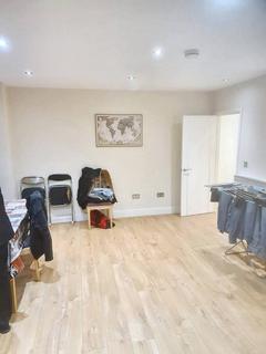 2 bedroom flat to rent, Bellvue Court, Staines Road, Hounslow TW3
