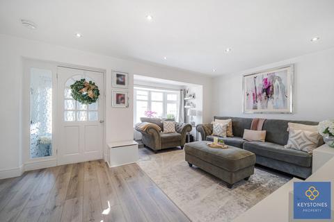 22 Frinton Road, Romford, RM5 2EL