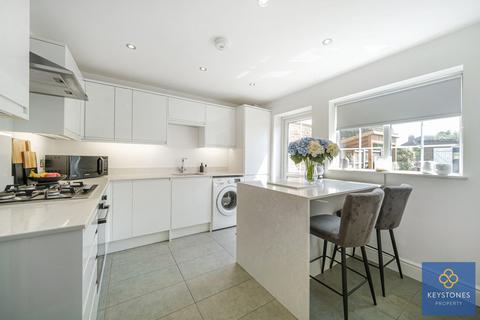 22 Frinton Road, Romford, RM5 2EL