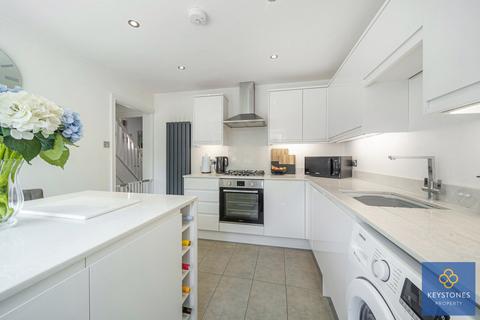 22 Frinton Road, Romford, RM5 2EL