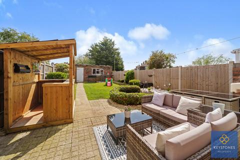 22 Frinton Road, Romford, RM5 2EL