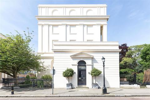 1 bedroom house to rent, York Gate, Regent's Park, London
