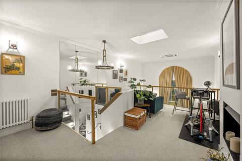 1 bedroom house to rent, York Gate, Regent's Park, London