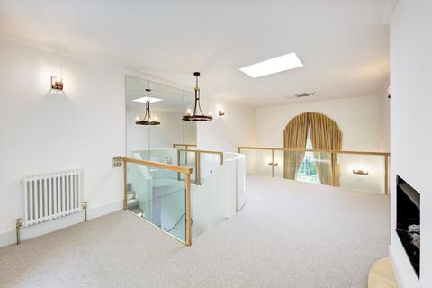 1 bedroom house to rent, York Gate, Regent's Park, London