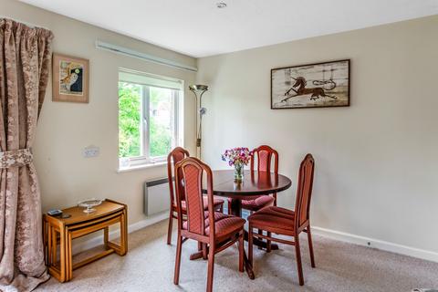 2 bedroom retirement property for sale, Belmont Road, Leatherhead, Surrey, KT22