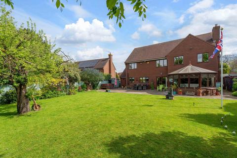 5 bedroom detached house for sale, Manor Farm Church Lane Stoulton, Worcestershire, WR7 4RS