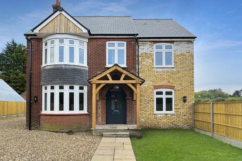 5 bedroom detached house for sale, , Otterham Quay Lane, Gillingham, Kent, ME8