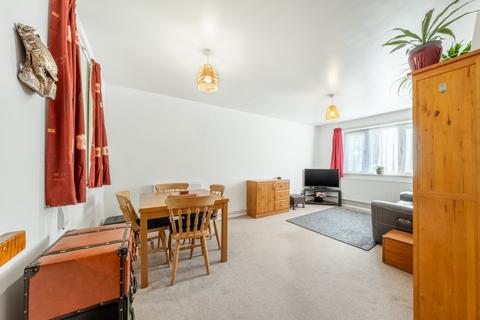 1 bedroom apartment for sale, Courtlands Close, Watford, WD24