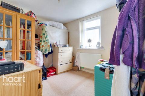 4 Brynwern, Pontypool, NP4 6HF