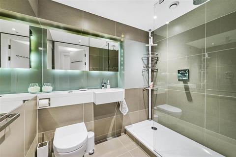 2 bedroom flat for sale, Nine Elms Lane, SW8