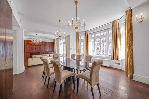 3 bedroom flat for sale, Basil Street, SW3