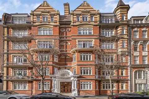 3 bedroom flat for sale, Basil Street, SW3