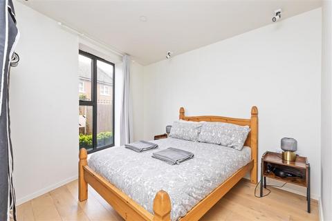 2 bedroom flat for sale, 3 Laser Lane, St. Leonards-on-Sea TN37