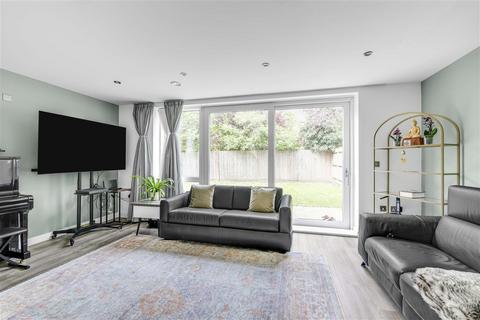 3 bedroom end of terrace house for sale, Willesden, London NW10