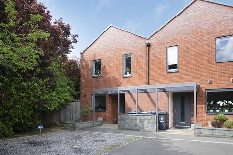 3 bedroom end of terrace house for sale, Willesden, London NW10