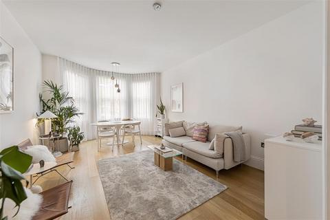 2 bedroom flat for sale, London SW5