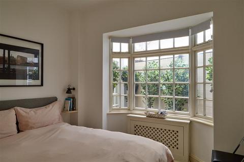 2 bedroom flat for sale, London SW7