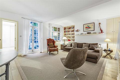 2 bedroom flat for sale, London SW7