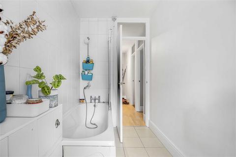 104 Culvert Road, London, SW11 5AX